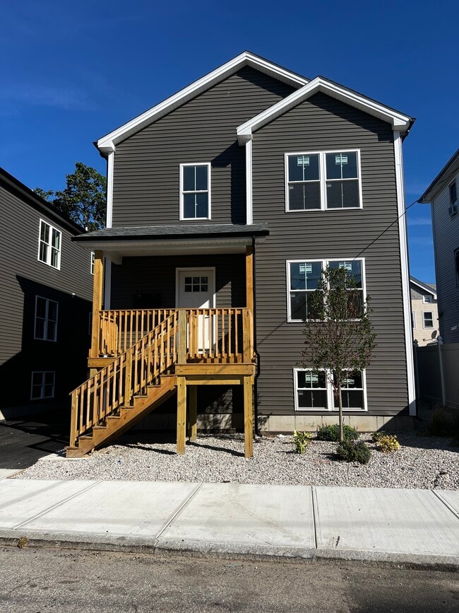 Building Photo - 129 Stanwood St Unit 1 Rental