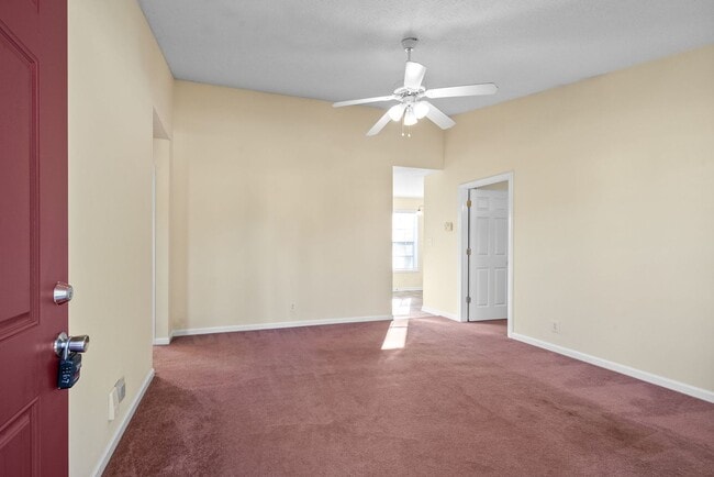 Photo - Home For Rent Near Heritage Park!