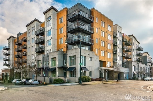 Burien Town Square - 15100 6th Ave SW Unit 327
