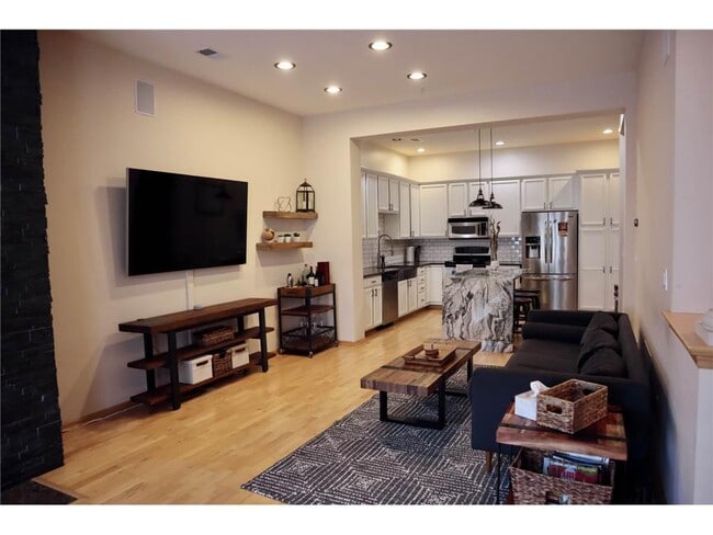 Building Photo - 3712 Wooddale Ave S Unit 8