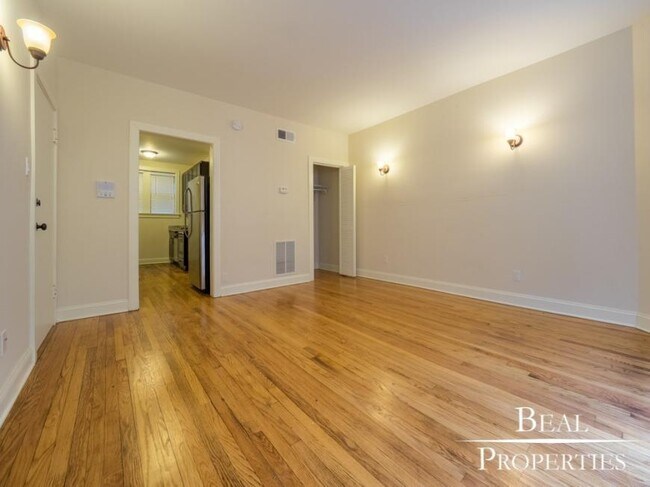 Photo - 0 bedroom in CHICAGO IL 60613 Unit W2