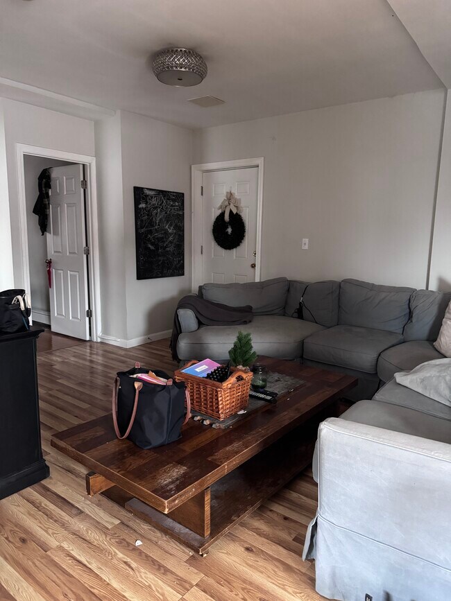 Building Photo - 28 Fleet St Unit 26