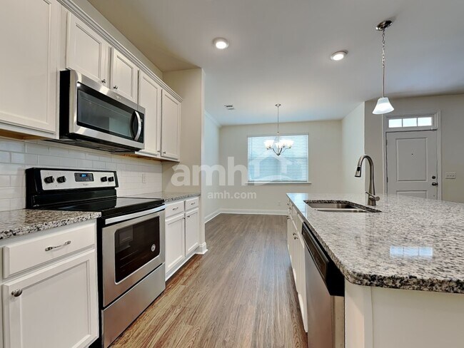 Photo - 208 Clearwater Cir