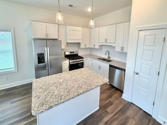 Photo - Now Leasing a 5-bedroom 3 bath home in Olive Branch @ Southbranch.