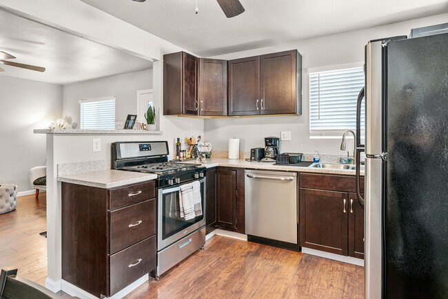 Photo - Fully Updated 2/1-Directly Across From 20th St Park- Available Now***Lease take over***