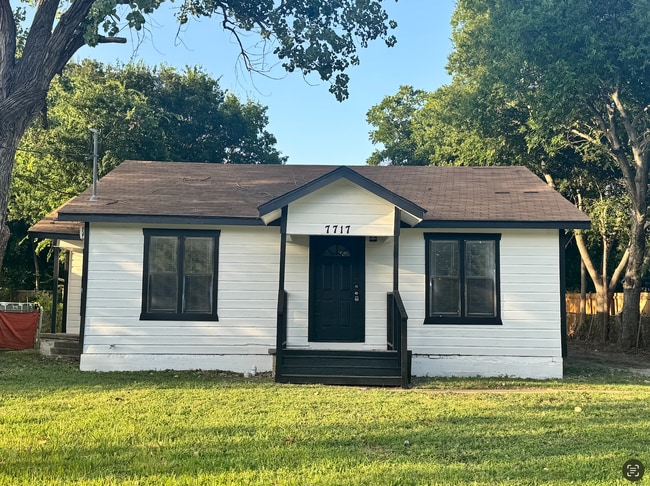 Building Photo - 7717 Corina Dr Rental