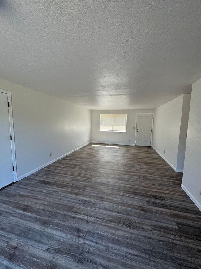 Photo - Myrtle Creek 3 bedroom home with 1 car garage