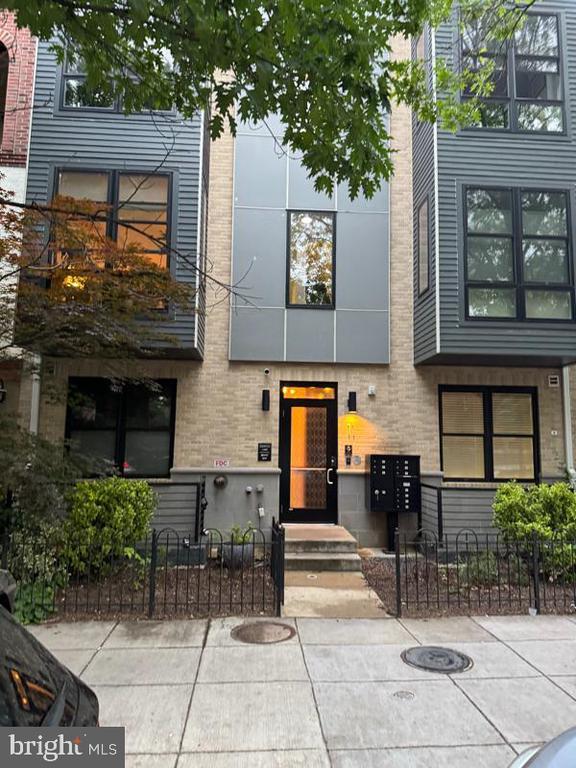 Building Photo - 11 15th St NE Unit 3
