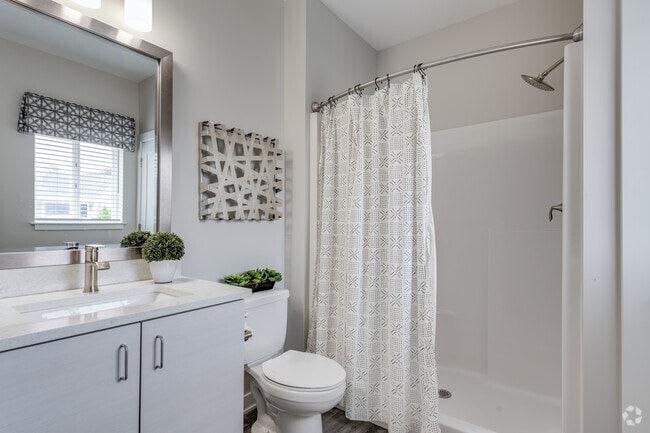 2 BR, 2 BA, 1020 SF
