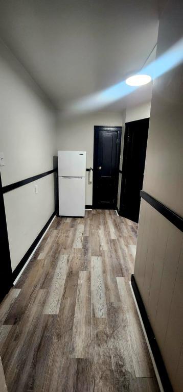 Photo - 949 Maple Ave