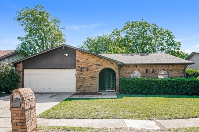 Building Photo - 7609 Xavier Dr