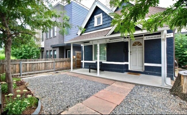 Building Photo - 3251 Lawrence St