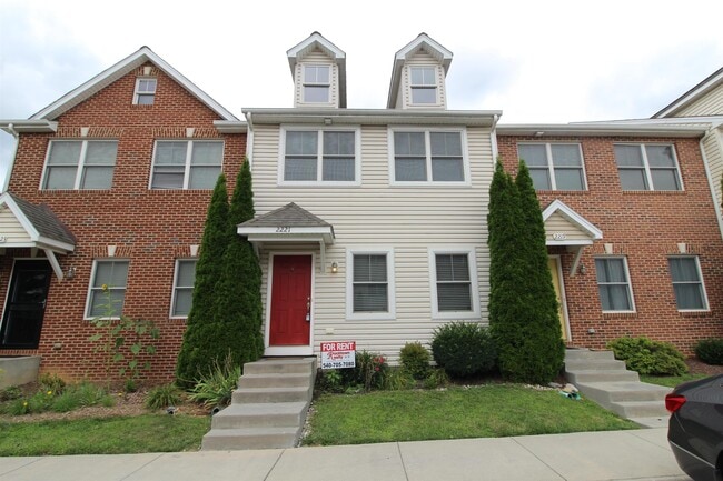 Photo - 2221 Lapis Ln