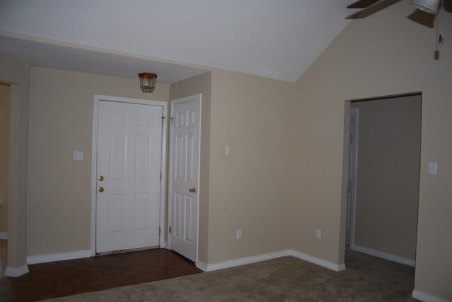 Photo - 33 Heather Ln