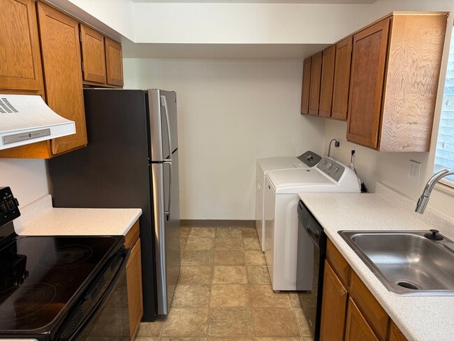 Stylish & Convenient 1-Bedroom Condo in Pr... - Stylish & Convenient 1-Bedroom Condo in Pr...