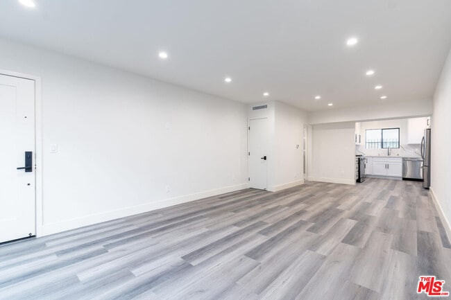 Photo - 1262 N Sweetzer Ave Unidad 106