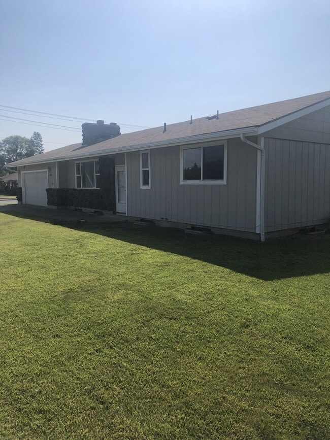 Photo - 516 E Wedgewood Ave