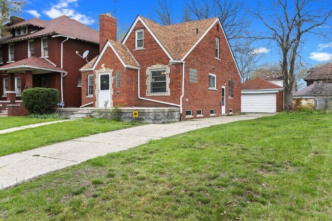 Photo - 159 Winona St