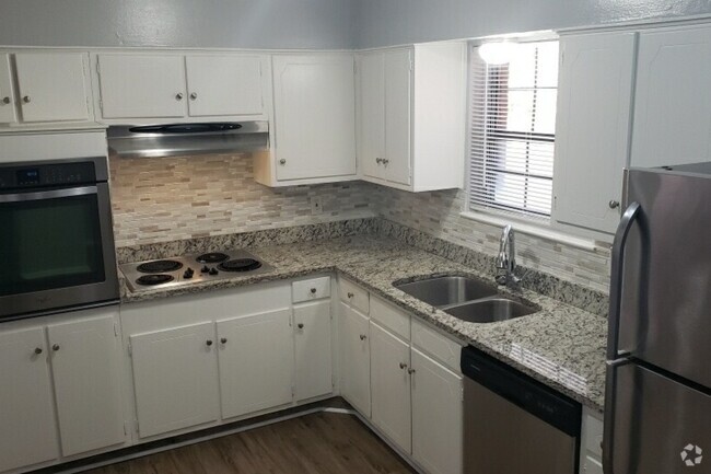 Granite countertops throughout - LaVilla Rental