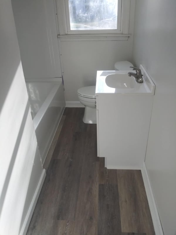 Photo - 609 W Holly St