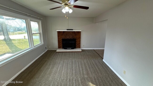 Photo - 6001 Applegate Ln