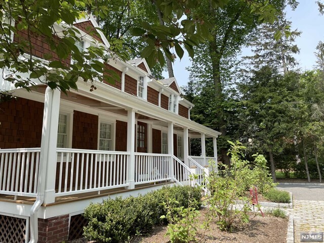 Building Photo - 261 E Saddle River Rd Rental