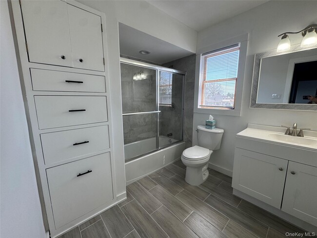 Photo - 70 Burlington Ave