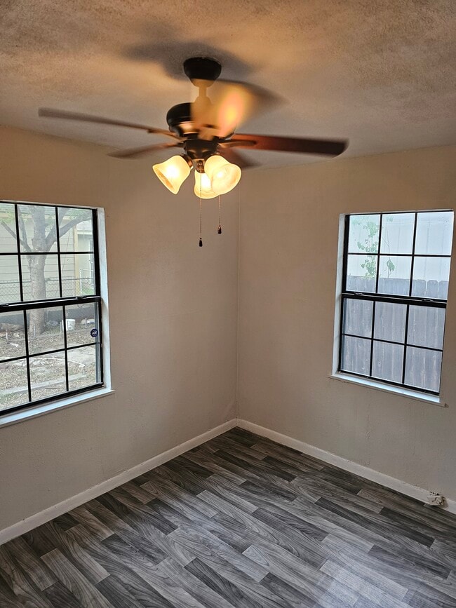 Photo - 1223 Santiago St