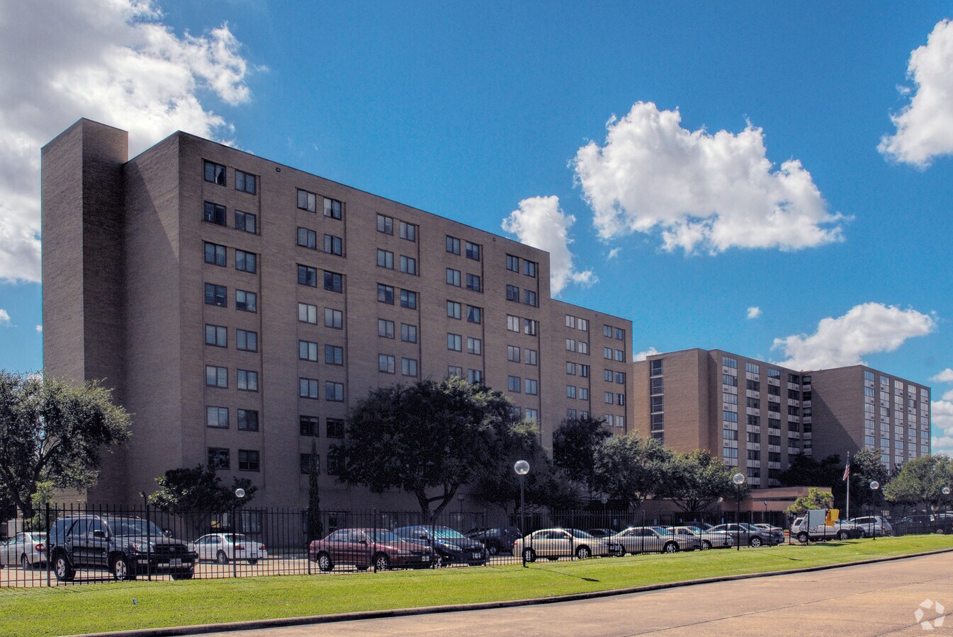 Photo - Goldberg B'nai B'rith Towers
