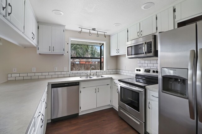 Photo - 3 Bed 2 Bath - Pet Friendly - NAS Whidbey