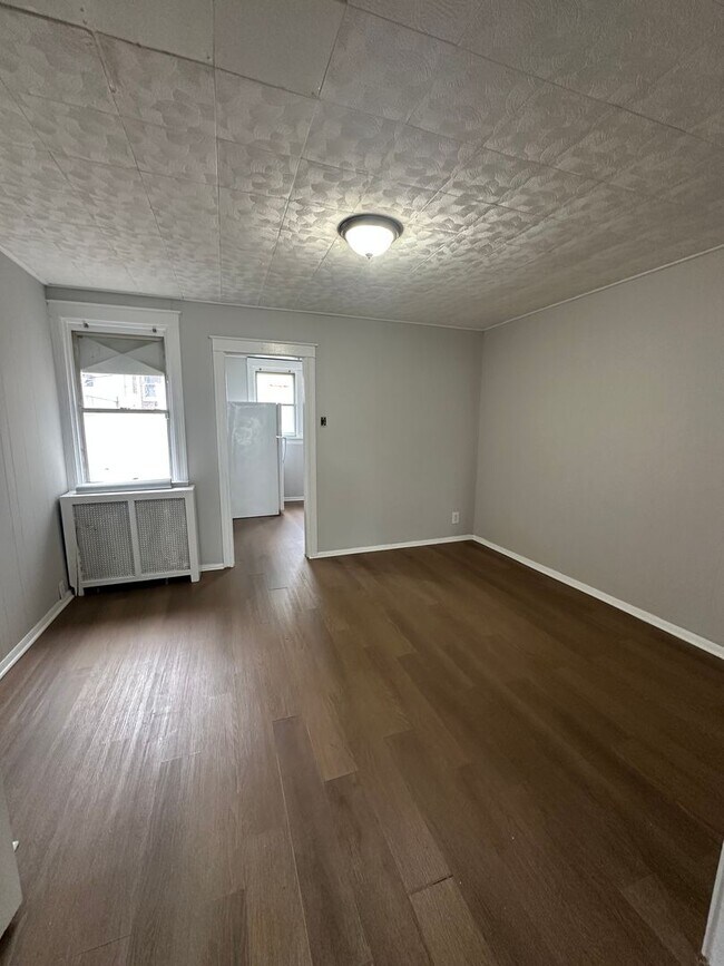Photo - 420 Woodcliffe Rd