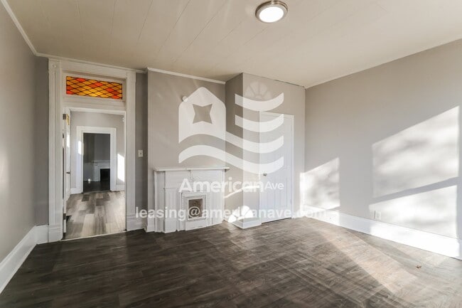 Photo - 2327 Duncan St