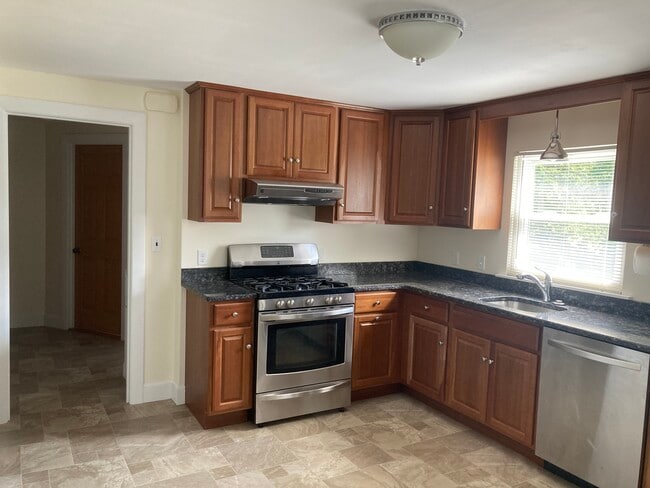 Photo - 15 Willard St