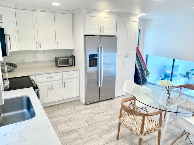 Open Layout Kitchen - 18203 Coastline Dr Condo Unit 1