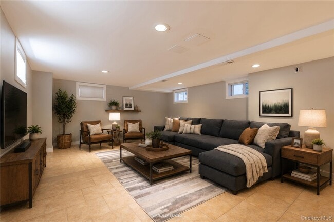 Photo - 1-91 B 140 St