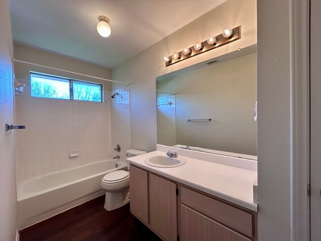 Photo - 9703 Nightjar Dr Unidad A