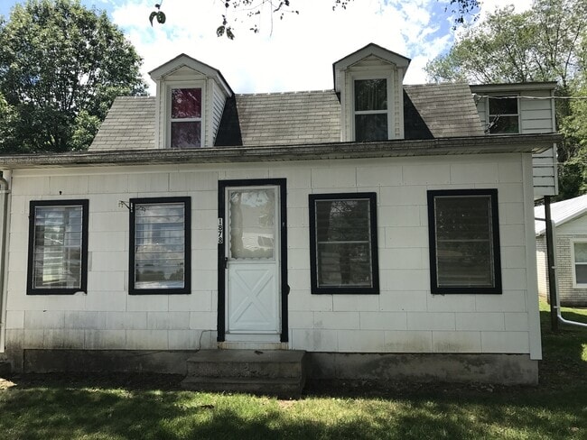 Building Photo - 1878 Spring Rd Unit 1878 Spring Road  Apt A