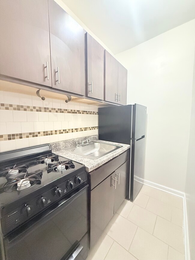 839 W Sheridan Rd Unit 221