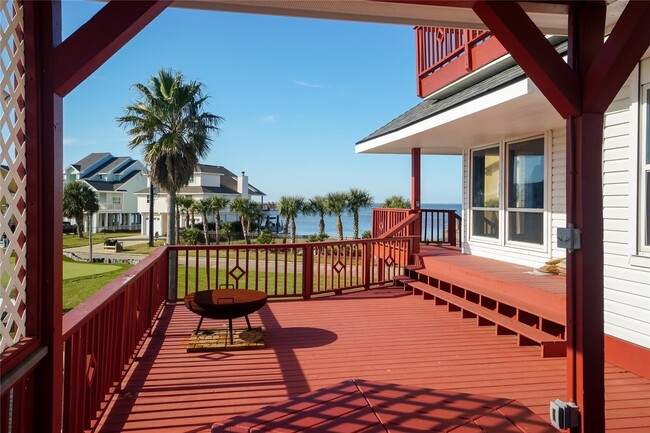 Photo - 16619 Bayfront Dr
