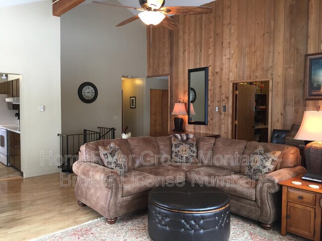 Photo - 21800 Jones Rd