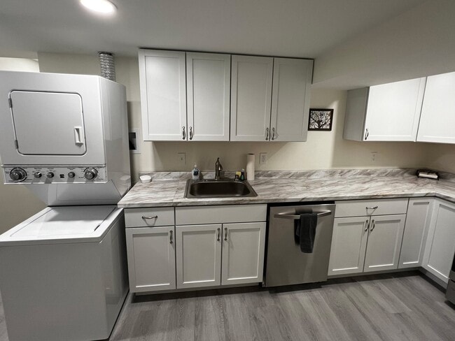 Building Photo - 205 Palomino Dr Unit 1 Bed 1 Bath Cozy Apt.