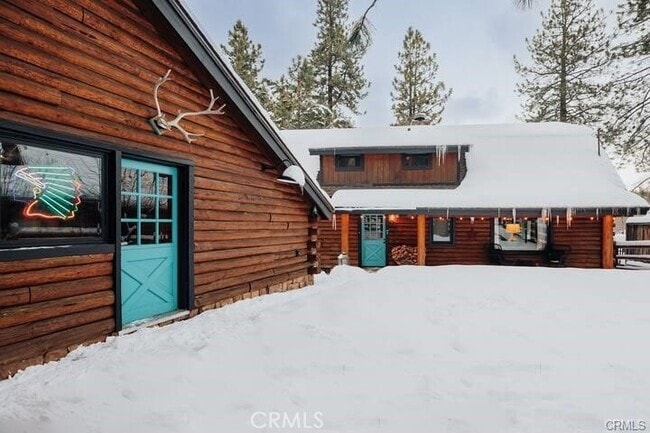 1091 Club View Dr