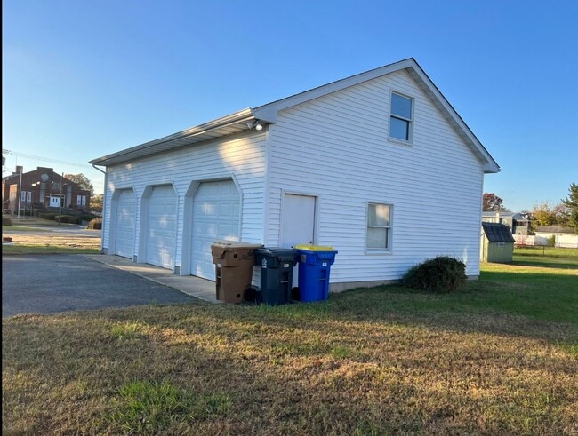 Photo - 616 N Washington St