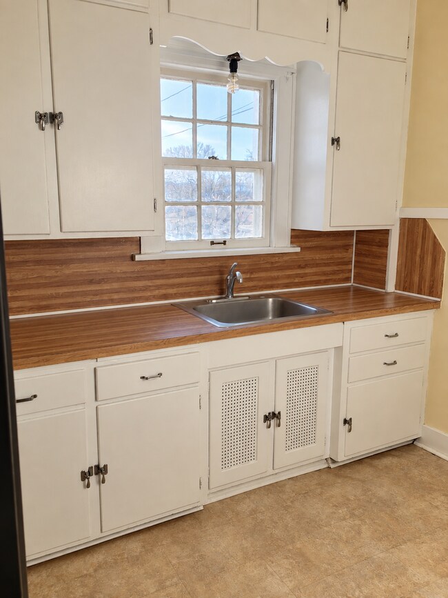 500 E Wellington St Unit 3