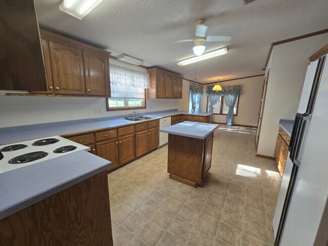 Photo - New Listing!!