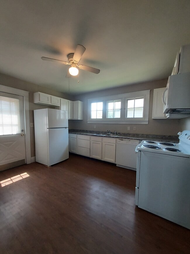 Building Photo - 173 Grant St