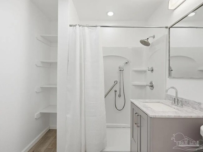 Photo - 4918 Lillian Hwy