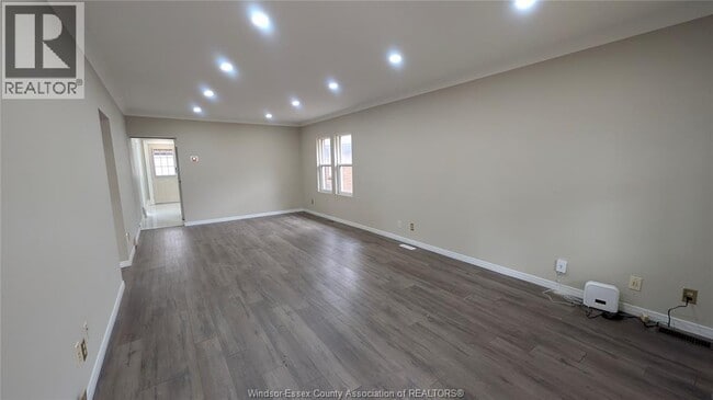 Photo - 3243 Millen St