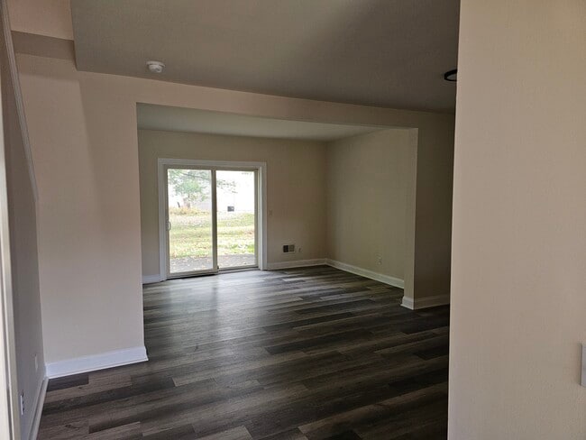 Building Photo - 302 N 11th St Unit 17 Troy Lane