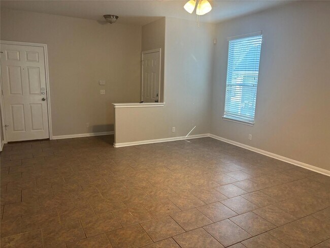 2512 Allred Dr